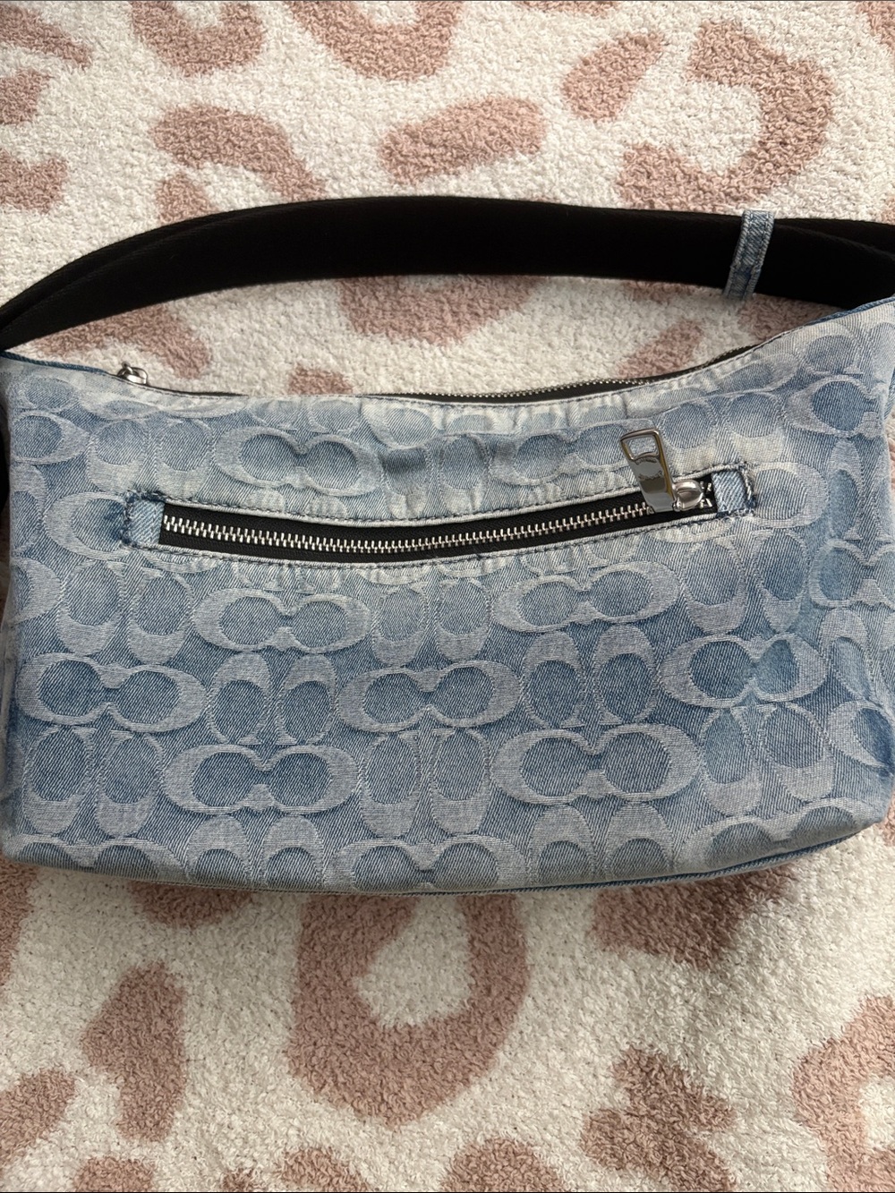 Coach Outlet loved denim Finn crossbody authentic - Picture 9 of 10
